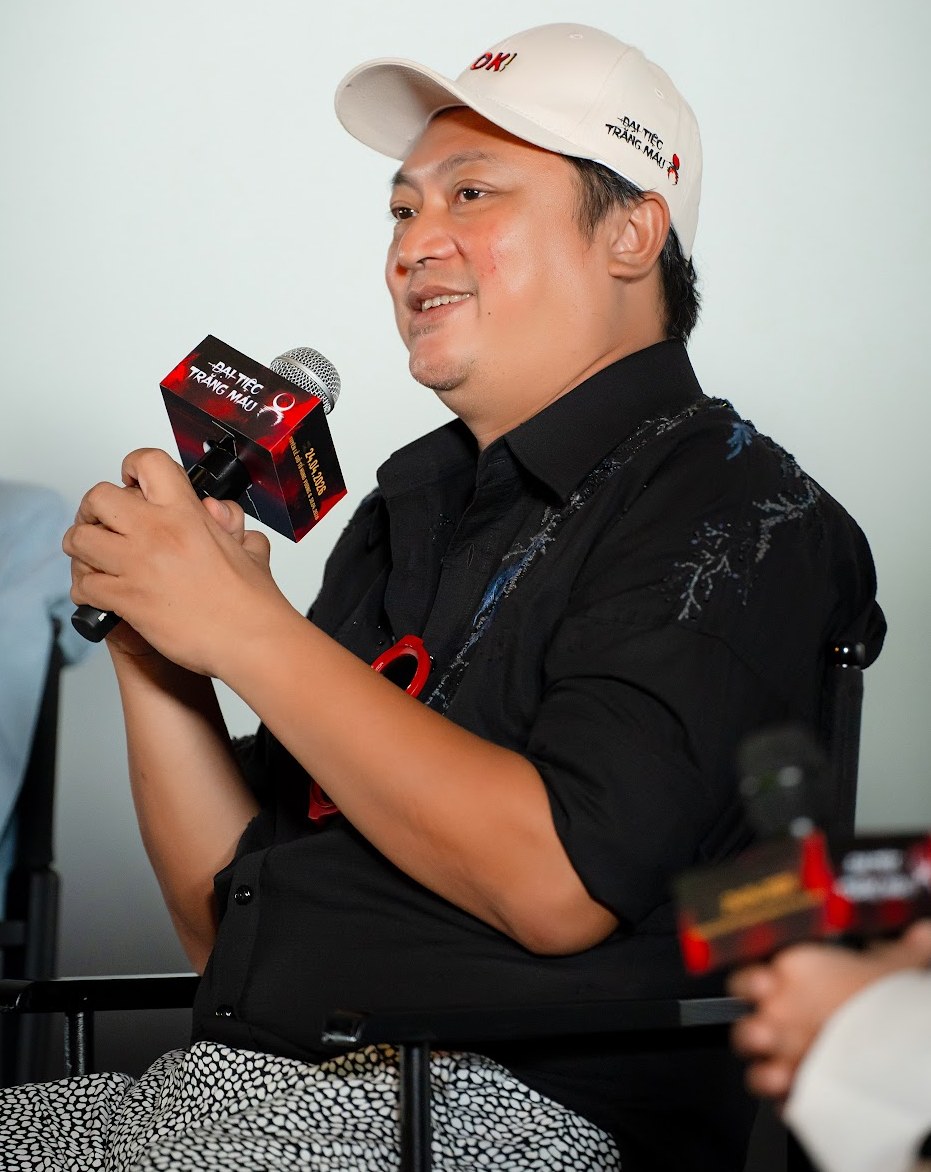 “Đại tiệc trăng máu 8” có cảnh mở đầu hay hơn phim gốc Nhật Bản - Ảnh 4.