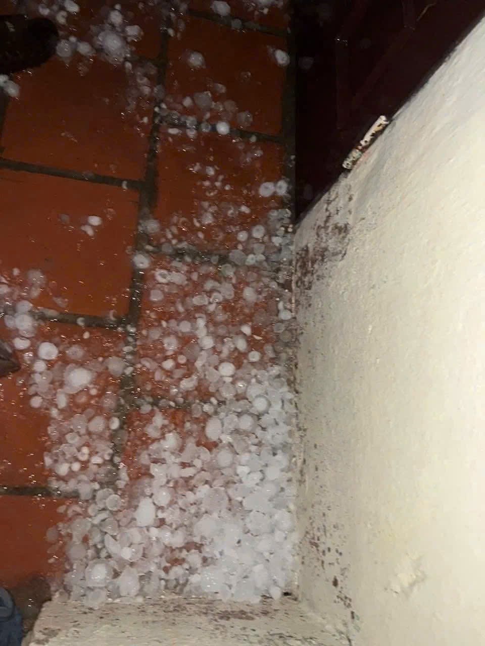 Cục bộ mưa lớn trong đêm, cảnh báo nguy cơ lũ quét, sạt lở đất ở Bắc Bộ và Thanh Hóa - Ảnh 2.