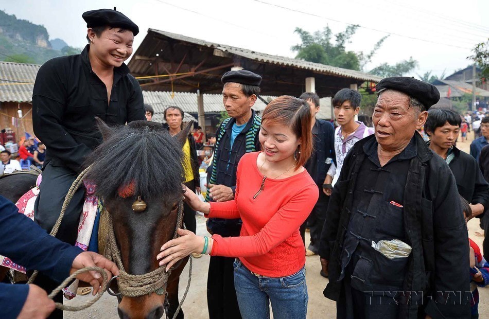 Khâu Vai - nơi sắp gọi bước chân du khách - Ảnh 3.