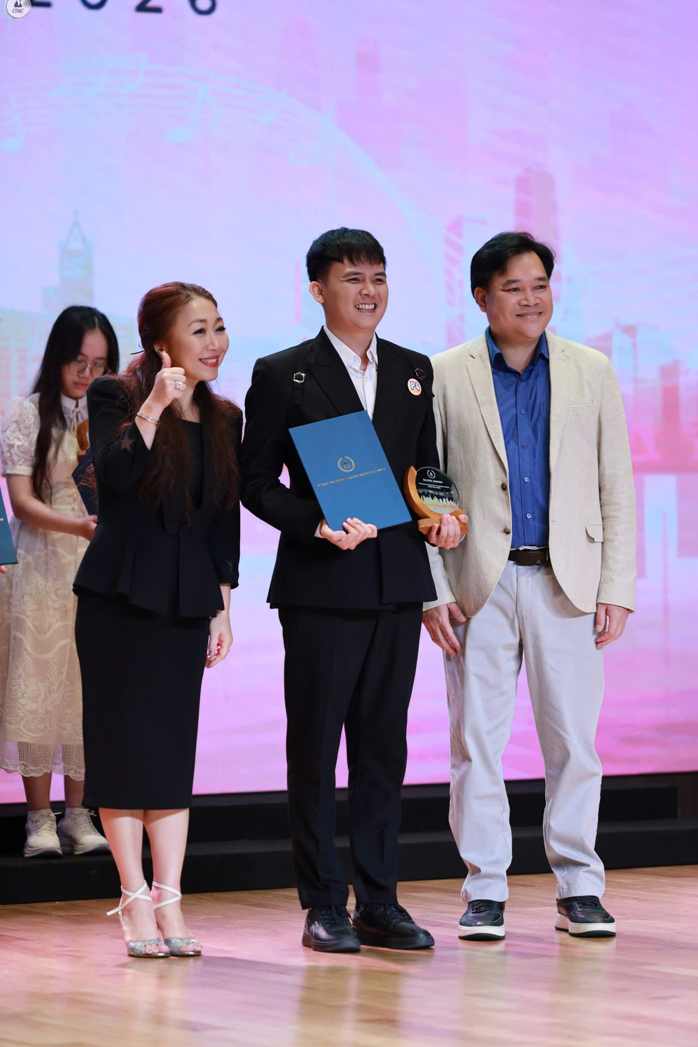 Chí Nhân đạt huy chương Bạc Cuộc thi Âm nhạc quốc tế Chicago khu vực ASEAN 2026 - Ảnh 2. Chí Nhân đạt huy chương Bạc Cuộc thi Âm nhạc quốc tế Chicago khu vực ASEAN 2026 - Ảnh 2.