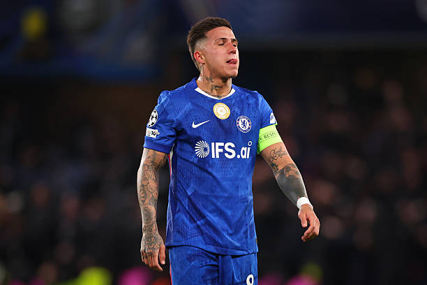 Không chỉ phong độ sa sút, phòng thay đồ của "The Blues" còn xuất hiện những dấu hiệu rạn nứt khi tiền vệ Enzo Fernández trở thành tâm điểm của sự bất mãn từ các đồng đội, theo tiết lộ của Telegraph.