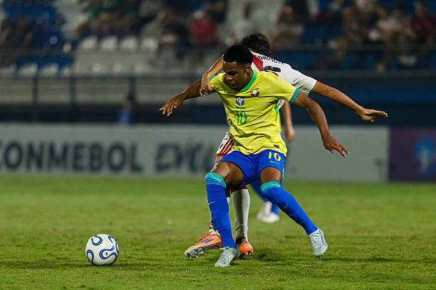 Eduardo Conceicao cũng nằm trong tầm ngắm của Barca và Man City