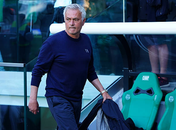 Mourinho là một trong những HLV tài ba nhất trong lịch sử bóng đá thế giới dù không hề có sự nghiệp cầu thủ nổi bật