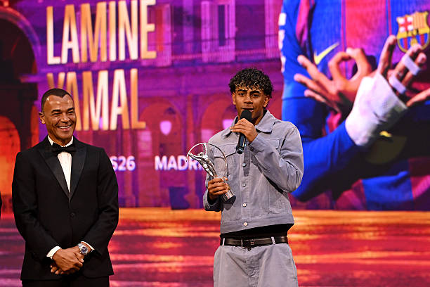 Tiền đạo 18 tuổi Lamine Yamal của Barcelona và tuyển Tây Ban Nha được trao danh hiệu VĐV trẻ xuất sắc nhất năm