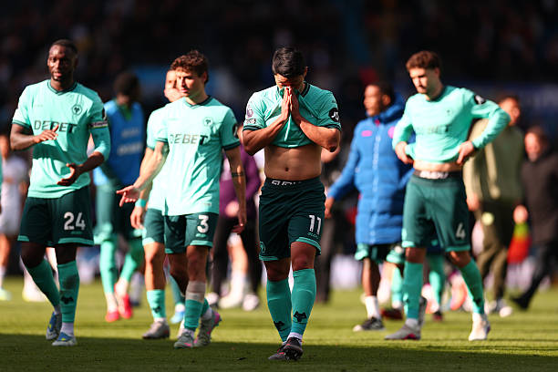 Wolves chính thức xuống hạng