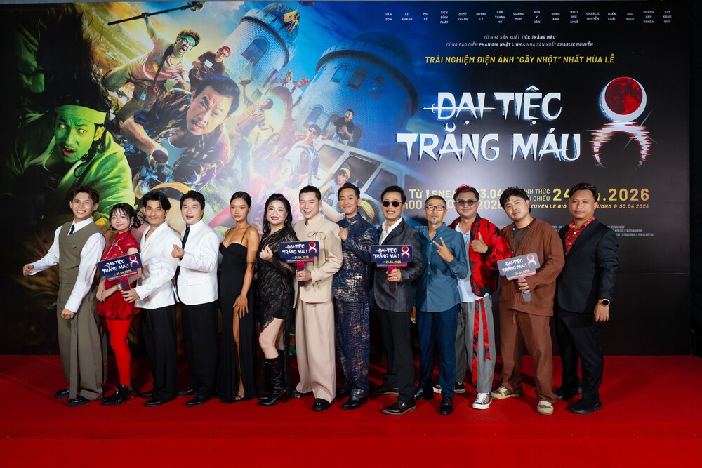 Vân Sơn - Quang Minh hội ngộ Việt Hương ở lễ ra mắt “Đại tiệc trăng máu 8” - Ảnh 1.