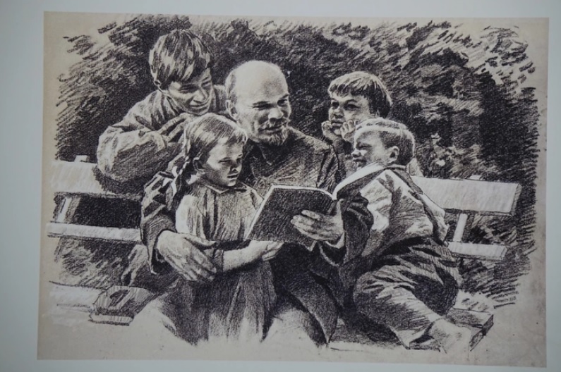 Cuộc đời và sự nghiệp của V.I.Lenin qua 156 hình tượng trưng bày tại Bảo tàng Hồ Chí Minh - Ảnh 7.