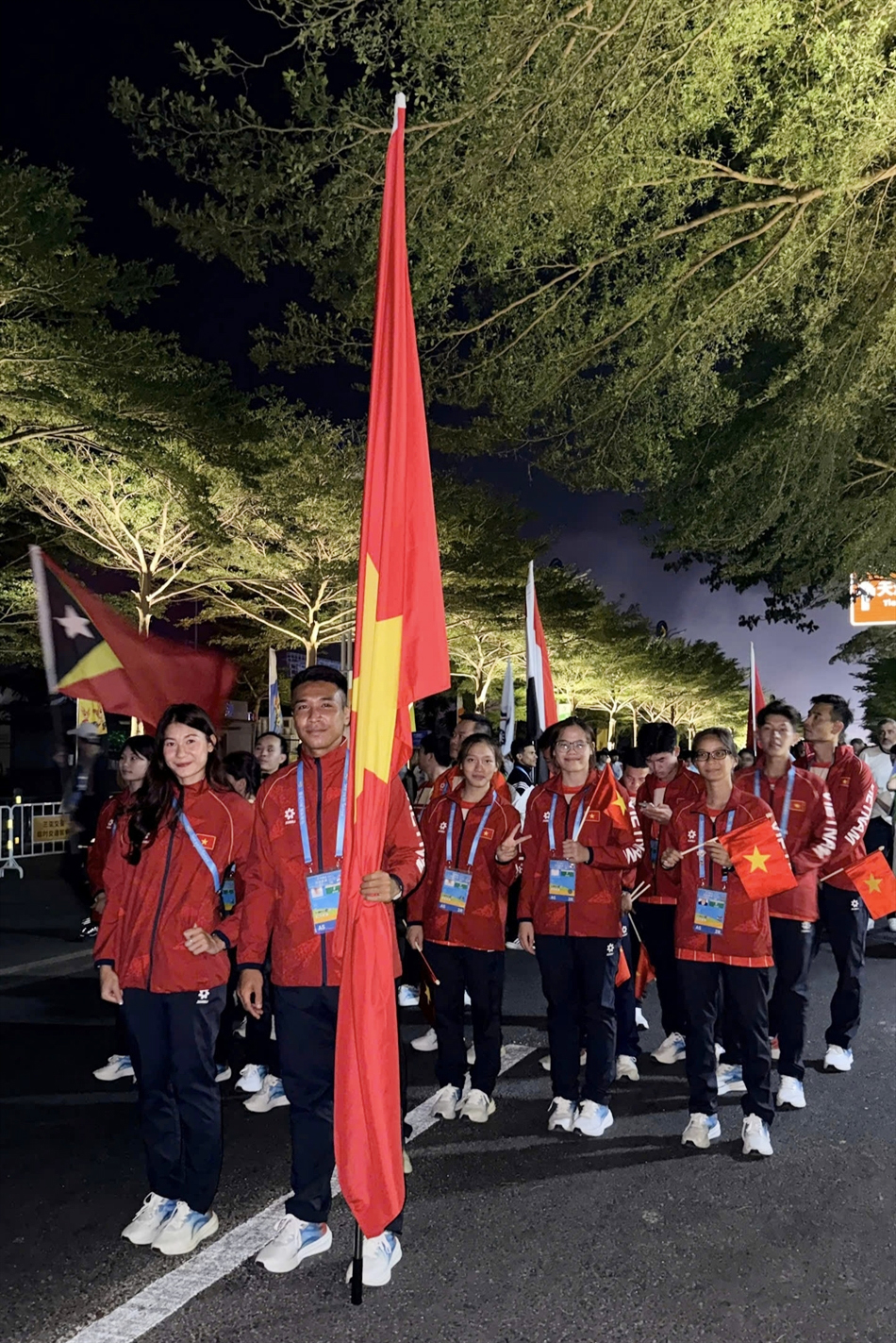 Chùm ảnh: Đoàn Thể thao Việt Nam rạng rỡ tại lễ khai mạc Đại hội Thể thao Bãi biển châu Á 2026 - Ảnh 3.