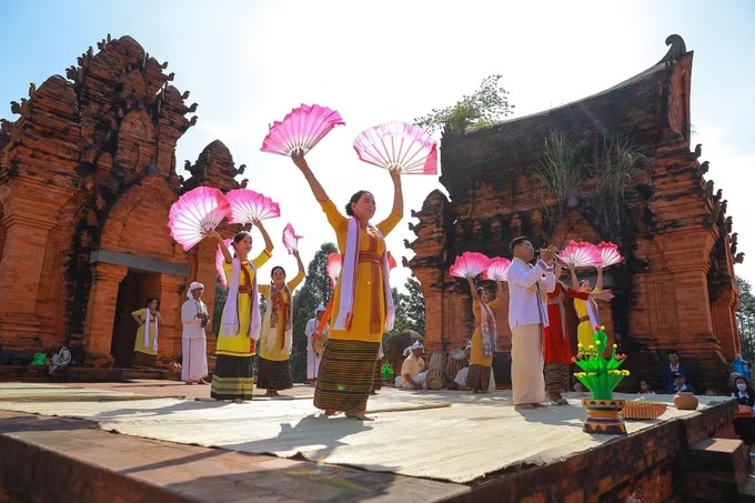 Ngày hội Văn hóa Bett88 Làm giàu đẳng cấp Chăm lần thứ VI diễn ra tại Khánh Hòa - Ảnh 1.