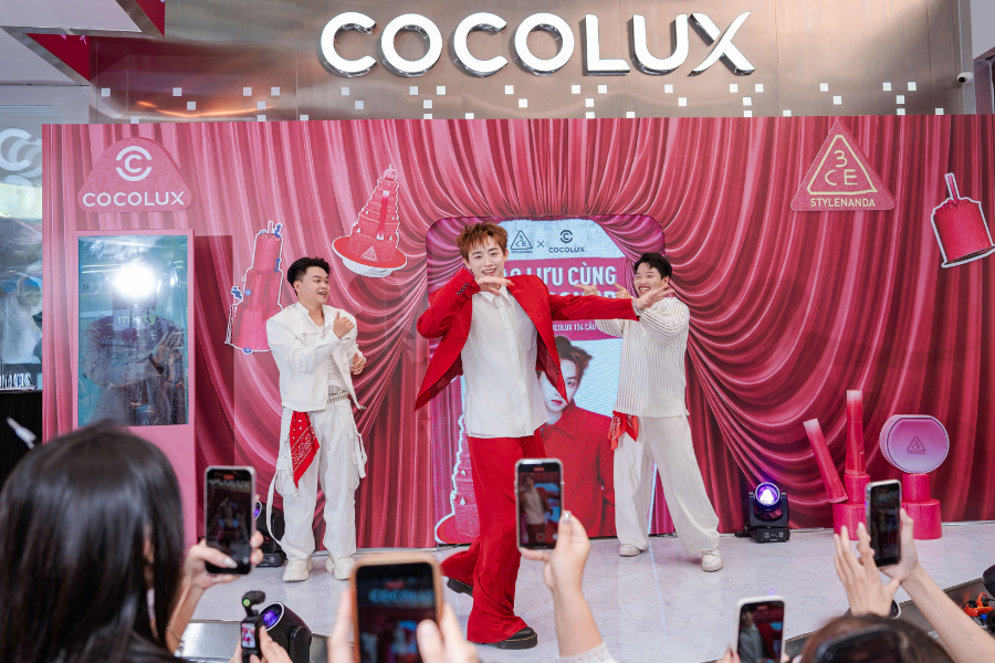 Anh trai CongB “đốt cháy” sự kiện COCOLUX x 3CE, hàng trăm gen z tham gia trải nghiệm - Ảnh 1.