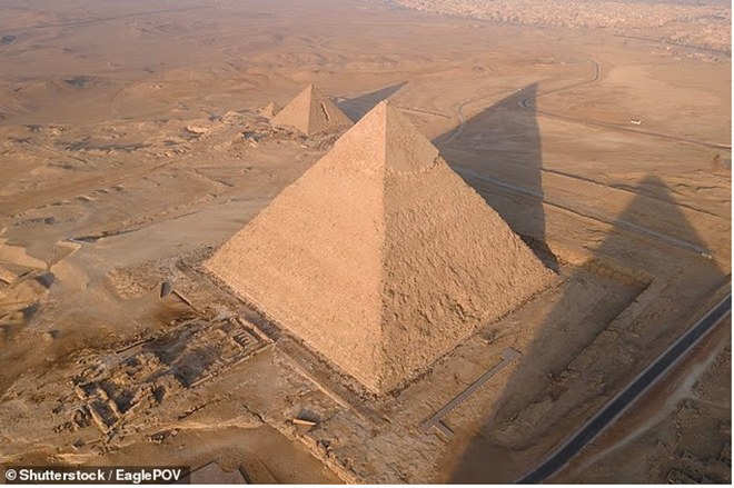 Đại Kim tự tháp Giza: Bí ẩn nguồn gốc và giả thuyết vượt ngoài lăng mộ - Ảnh 1.