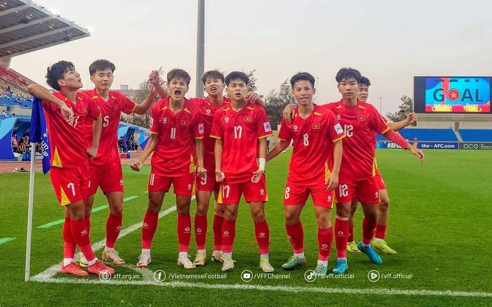TRỰC TIẾP bóng đá Việt Nam vs Malaysia: Nguyễn Lực, Văn Dương đá chính