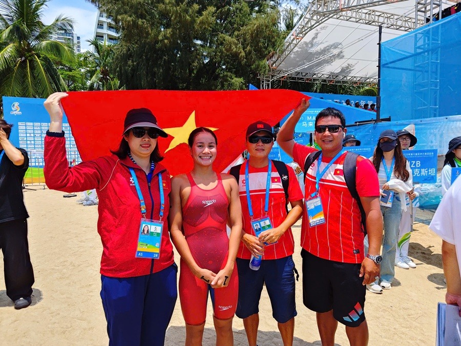 Vượt qua nhiều đối thủ mạnh, nữ kình ngư của Việt Nam giành huy chương ở Đại hội thể thao bãi biển châu Á - Ảnh 1.