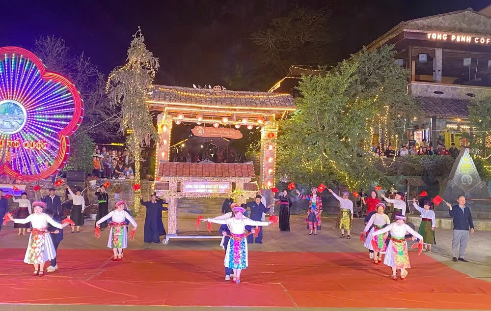 Tưng bừng các hoạt động lễ hội, trải nghiệm đặc sắc trên cả nước trong kỳ nghỉ lễ - Ảnh 3.