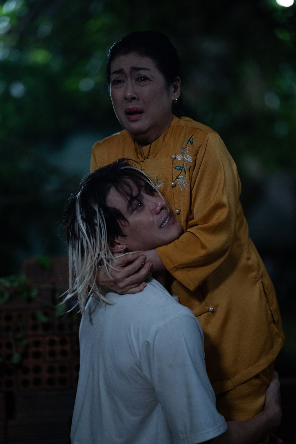 Review “Heo năm móng”: Mượn kinh dị để gửi thông điệp cái giá của tình yêu mù quáng - Ảnh 5.