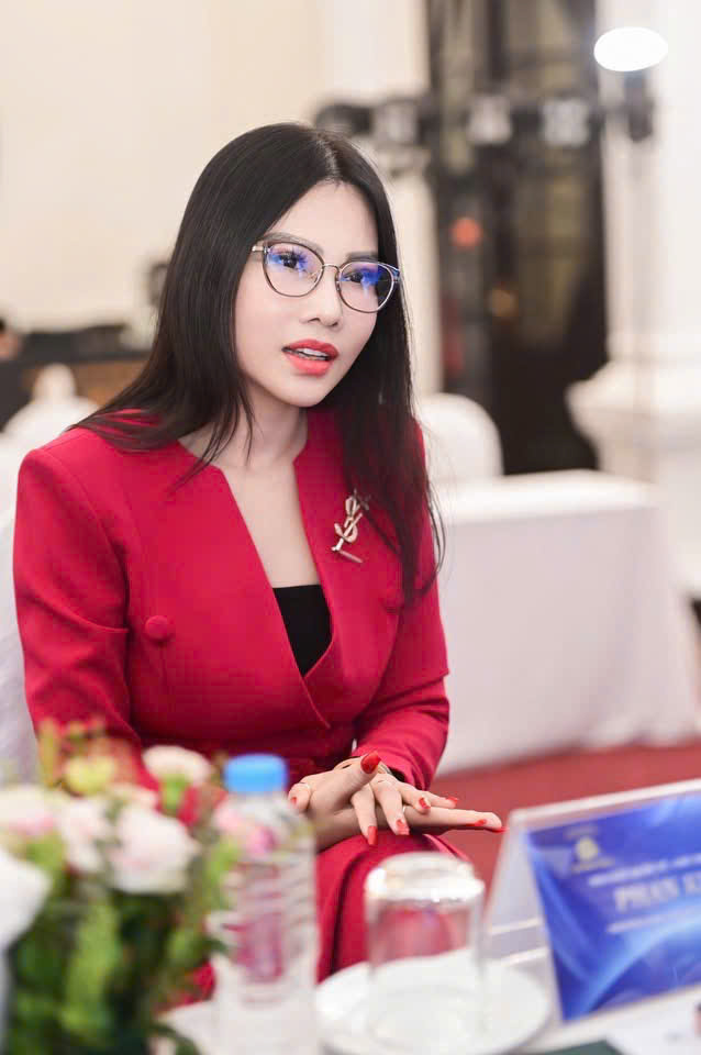 Nguyễn Khuê Thu đăng quang Mrs Earth Vietnam 2026 - Ảnh 7.