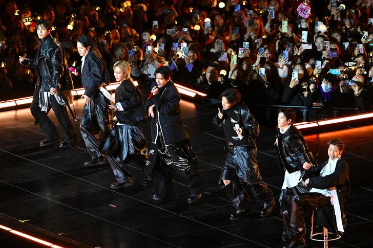 Hàn Quốc: Hiệu ứng kinh tế từ các buổi hòa nhạc của BTS - Ảnh 1.
