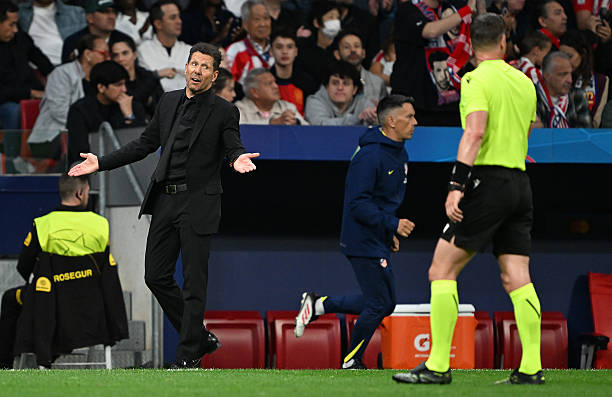 Hai cựu sao Ngoại hạng Anh chỉ trích Diego Simeone, gọi hành vi của HLV Atletico Madrid là ‘đáng bị lên án’ - Ảnh 3.