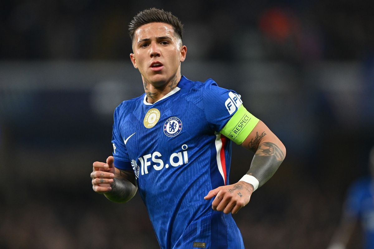 Chelsea trừng phạt Enzo Fernandez