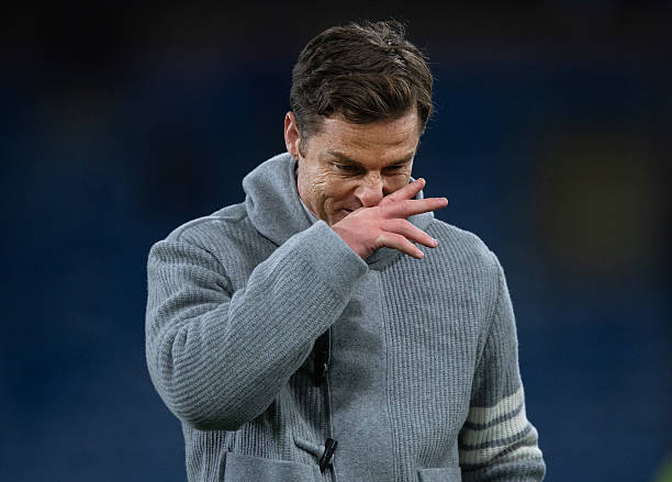 Burnley đã chính thức chấm dứt hợp đồng với HLV Scott Parker sau khi đội bóng phải xuống hạng khỏi Premier League