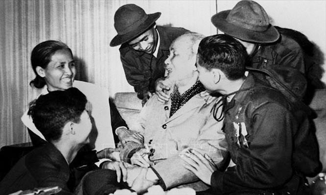 Chuỗi hoạt động 'Bác Hồ trong trái tim đồng bào' tại Làng Văn hóa - Du lịch các dân tộc Việt Nam - Ảnh 1.