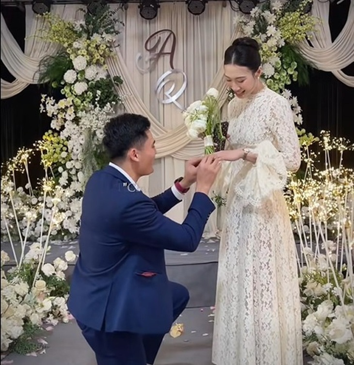 Hoa khôi bóng chuyền Việt Nam kết hôn ở tuổi 28, nên duyên với cựu sao điền kinh từng vô địch châu Á - Ảnh 3.