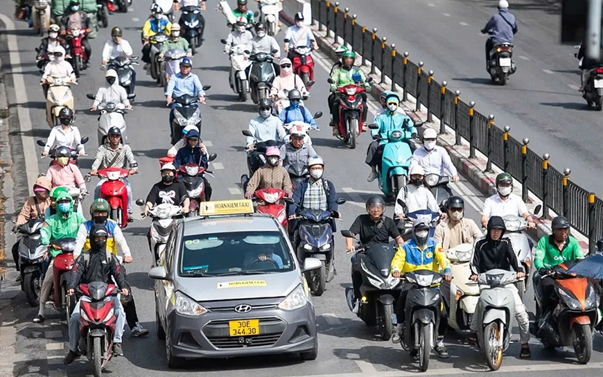 Dự báo thời tiết hôm nay 7/4: Nắng nóng bao phủ cả nước, miền Trung trên 40 độ C