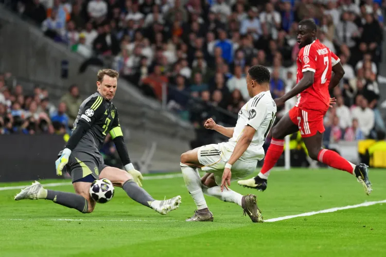 Manuel Neuer vẫn hay nhất thế giới ở tuổi 40 - Ảnh 1. Manuel Neuer vẫn hay nhất thế giới ở tuổi 40 - Ảnh 1.