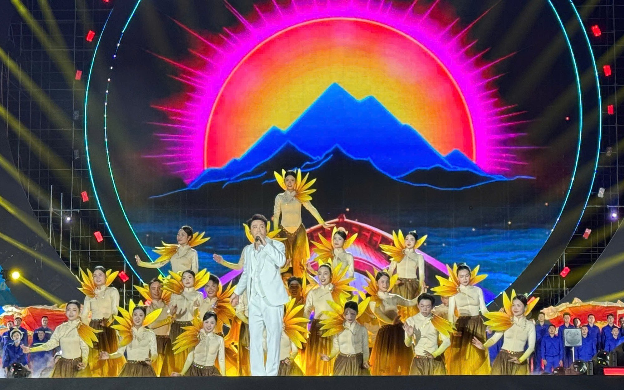 Phát triển công nghiệp văn hóa gắn với kinh tế di sản và du lịch bền vững