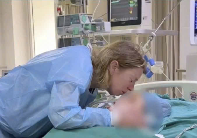 Lễ tri ân gia đình thiếu nữ người Anh hiến tạng: Khi một hành trình khép lại, ba cuộc đời mới hồi sinh - Ảnh 2.