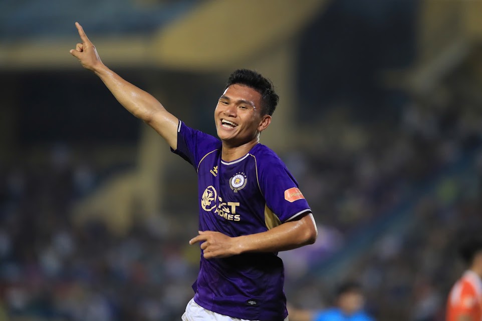 Xuân Mạnh tỏa sáng, Hà Nội FC vào top 3 V-League - Ảnh 2.