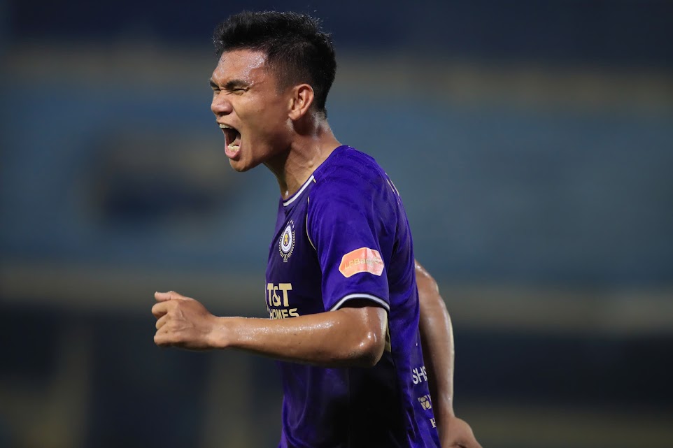Xuân Mạnh tỏa sáng, Hà Nội FC vào top 3 V-League - Ảnh 1.
