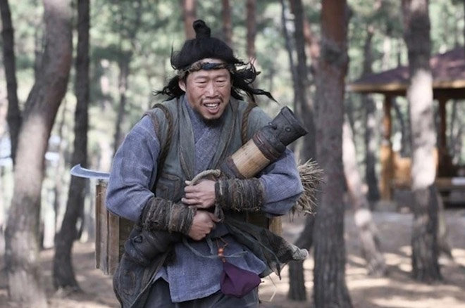 Yoo Hae Jin: Từ "vua vai phụ" tới Daesang Baeksang 2026 - Ảnh 6.