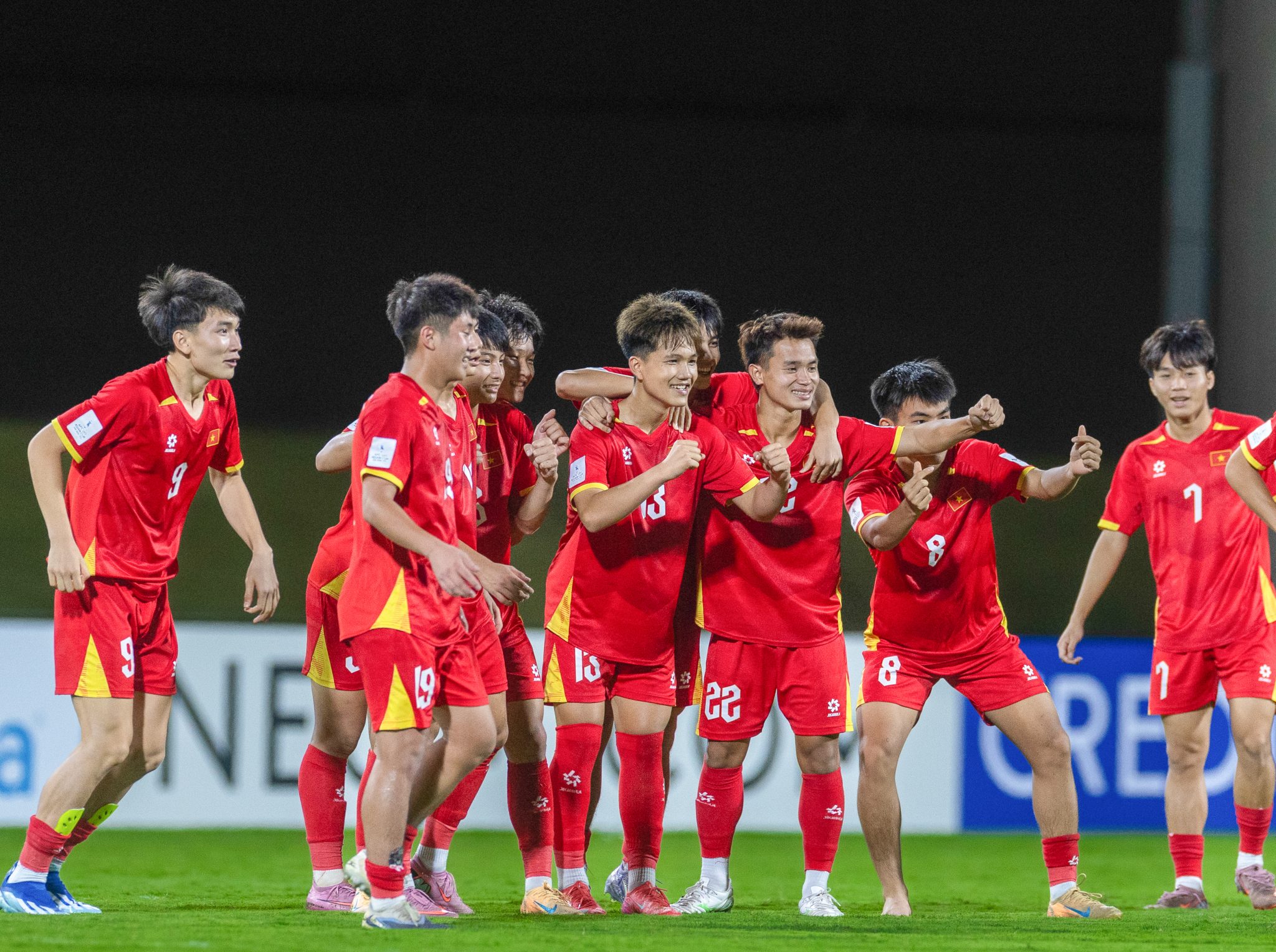 HLV Roland: ‘Tấm vé World Cup là thành quả xứng đáng' - Ảnh 2.