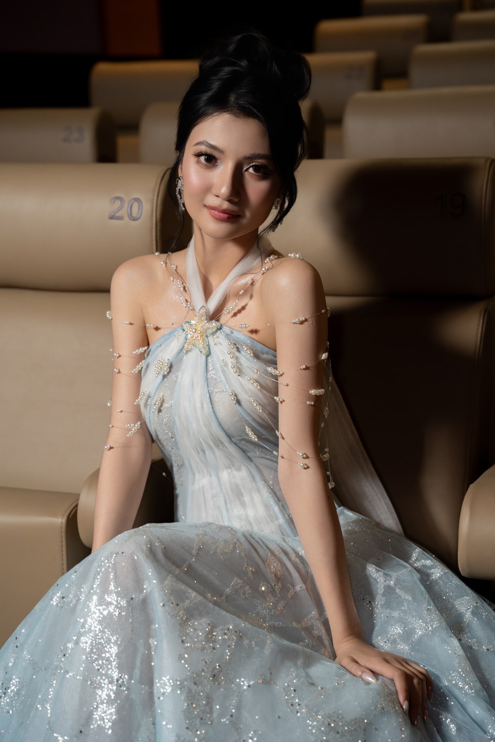 Nhật Ý từ “Địa đạo” đến “Heo năm móng”: Tính lì đòn của một diễn viên trẻ - Ảnh 6.