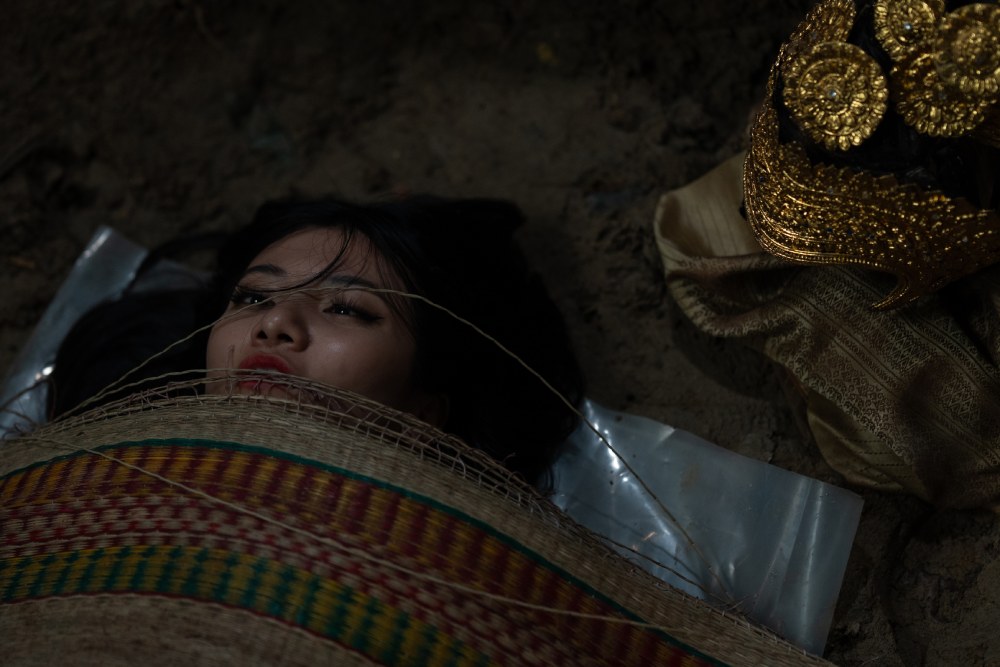 Nhật Ý từ “Địa đạo” đến “Heo năm móng”: Tính lì đòn của một diễn viên trẻ - Ảnh 3.