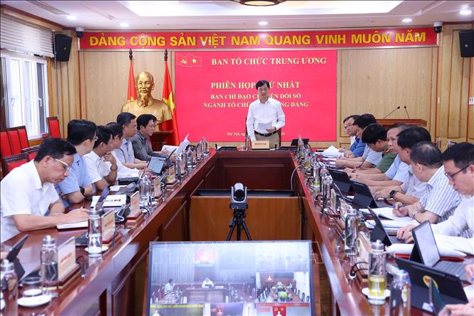 Đồng chí Nguyễn Duy Ngọc chủ trì Phiên họp thứ nhất Ban Chỉ đạo chuyển đổi số ngành Tổ chức xây dựng Đảng - Ảnh 1.