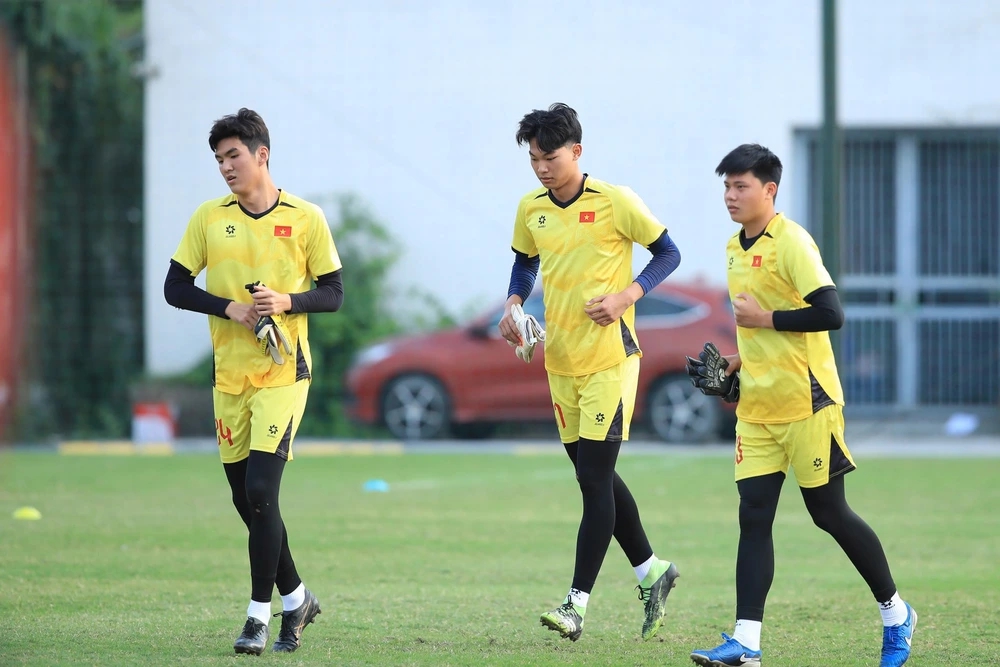 U19 Việt Nam chia tay thủ môn Việt kiều trước chuyến tập huấn Nhật Bản - Ảnh 2.