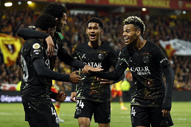 PSG vô địch Ligue 1 mùa thứ 5 liên tiếp PSG vô địch Ligue 1 mùa thứ 5 liên tiếp