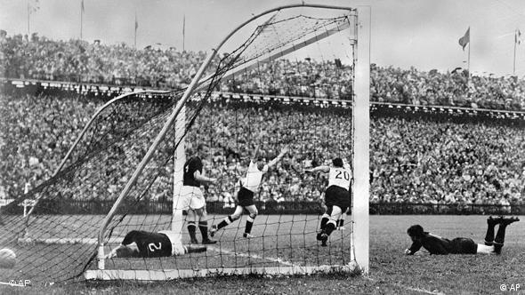 'Phép màu Bern': Khi World Cup cứu rỗi một dân tộc - Ảnh 3.