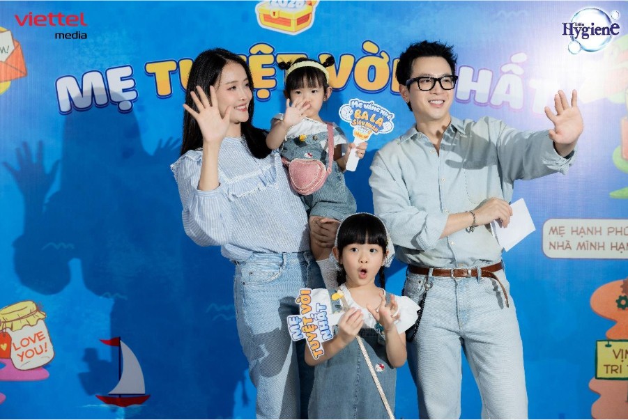 Trương Mỹ Nhân - Phí Ngọc Hưng háo hức khi trở lại "Mẹ vắng nhà ba là siêu nhân" - Ảnh 2.