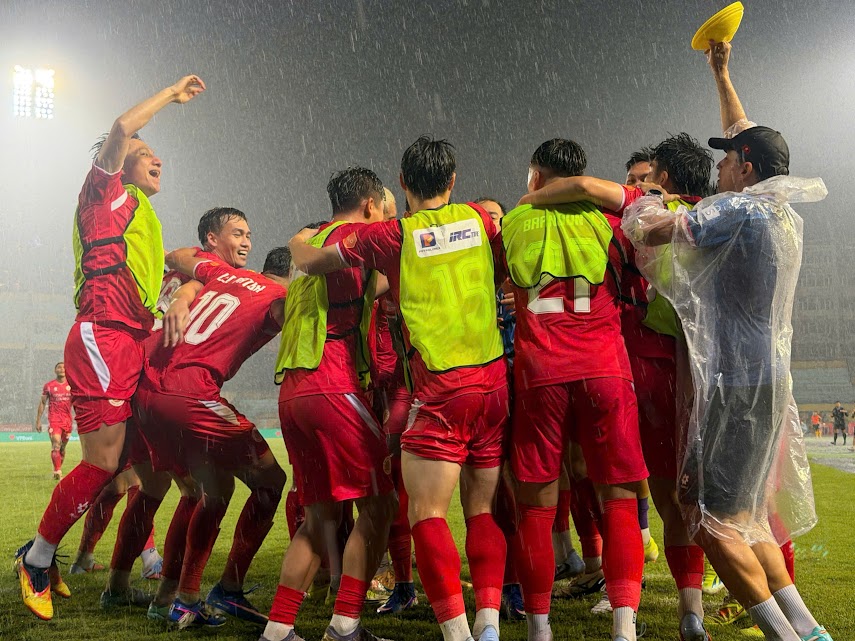 CAHN vô địch V-League sớm sau khi đánh bại Thanh Hóa 1-0. Ảnh: Hoàng Linh