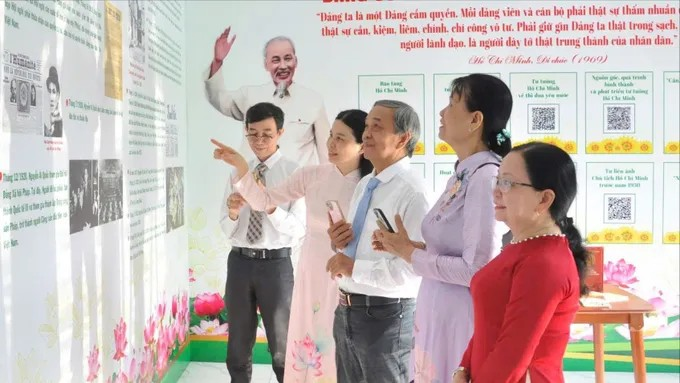 Xây dựng văn hóa con người Thành phố Hồ Chí Minh gắn với học theo gương Bác  - Ảnh 1.