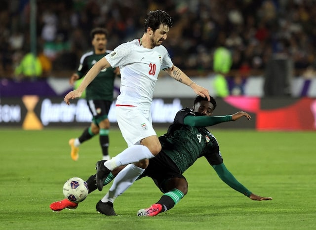 World Cup 24h qua: Khu phố mở tiệc tiễn hàng xóm lên đường dự World Cup 2026, Carrick mong Luke Shaw được tuyển Anh triệu tập - Ảnh 1. World Cup 24h qua: Khu phố mở tiệc tiễn hàng xóm lên đường dự World Cup 2026, Carrick mong Luke Shaw được tuyển Anh triệu tập - Ảnh 1.