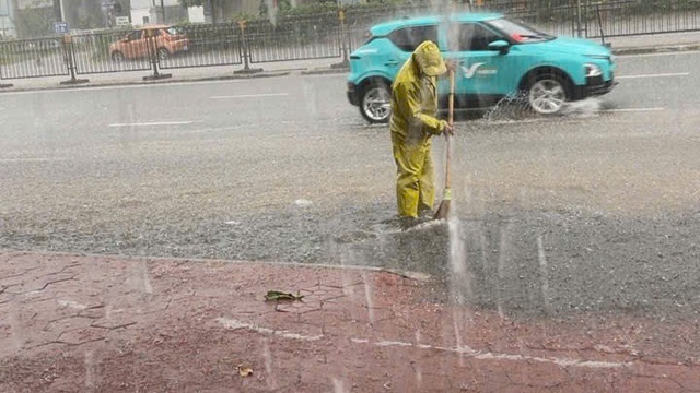 Dự báo thời tiết: Cảnh báo mưa lớn diện rộng, các địa phương đề phòng lốc, sét và ngập úng - Ảnh 1. Dự báo thời tiết: Cảnh báo mưa lớn diện rộng, các địa phương đề phòng lốc, sét và ngập úng - Ảnh 1.