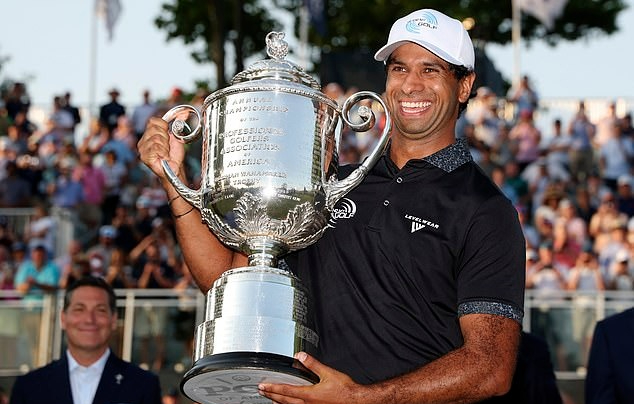 Tạo địa chấn tại PGA Championship, golfer 31 tuổi bỏ túi gần 97 tỷ đồng và đi vào lịch sử golf Anh - Ảnh 1. Tạo địa chấn tại PGA Championship, golfer 31 tuổi bỏ túi gần 97 tỷ đồng và đi vào lịch sử golf Anh - Ảnh 1.