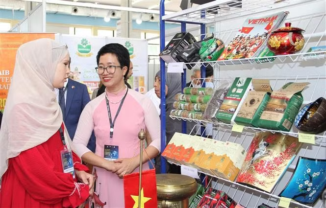 Điểm đến Việt Nam “níu chân” khách quốc tế tại Hội chợ du lịch Algeria - Ảnh 1.