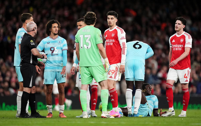 HLV Arsenal thừa nhận sự thật sau khi Kai Havertz may mắn thoát thẻ đỏ ở trận thắng Burnley - Ảnh 2. HLV Arsenal thừa nhận sự thật sau khi Kai Havertz may mắn thoát thẻ đỏ ở trận thắng Burnley - Ảnh 2.