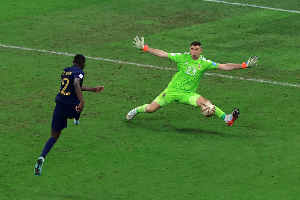 Emiliano Martinez là người hùng của tuyển Argentina ở World Cup 2022 Emiliano Martinez là người hùng của tuyển Argentina ở World Cup 2022