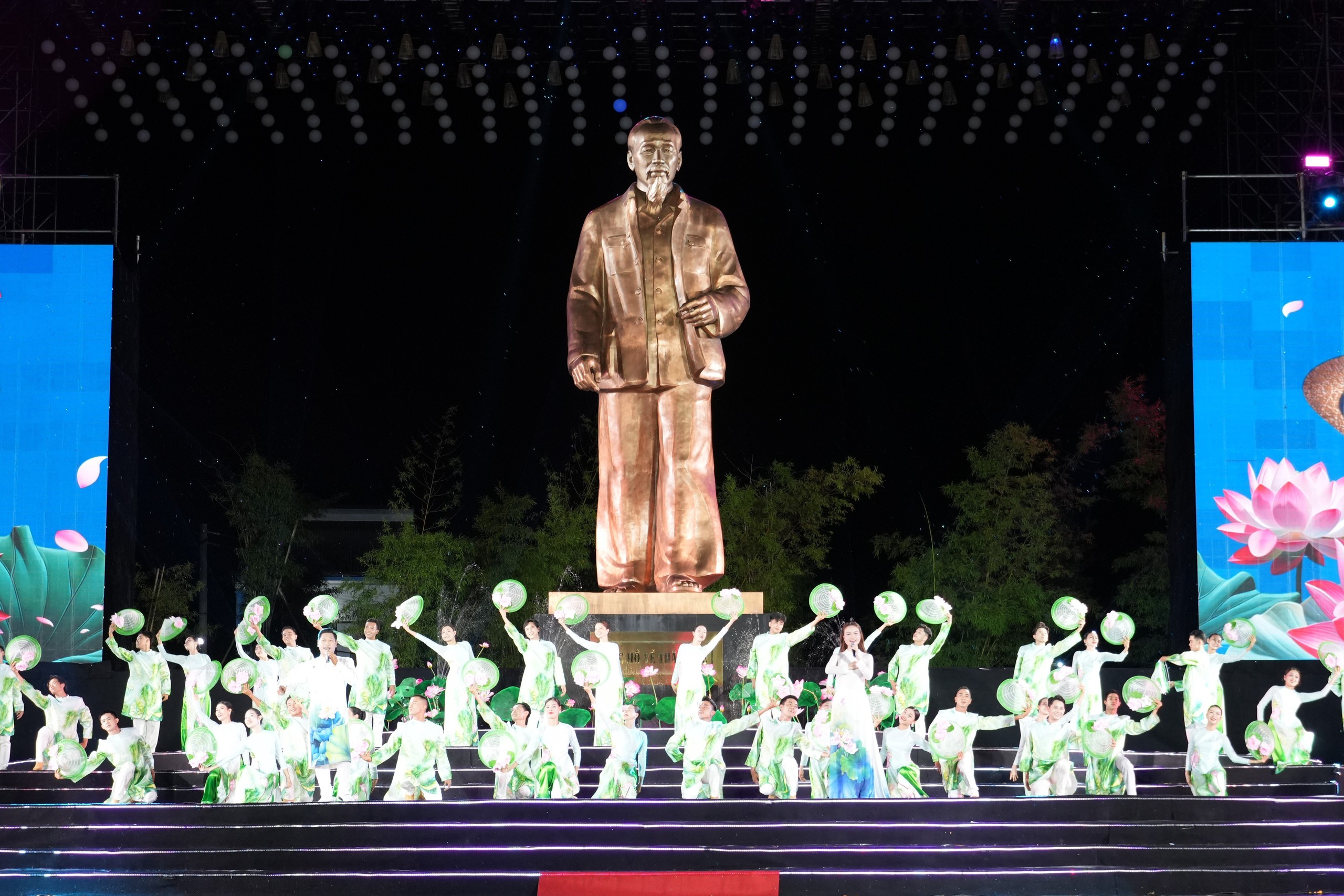 Khai mạc “Lễ hội Làng Sen” năm 2026 - Ảnh 1.